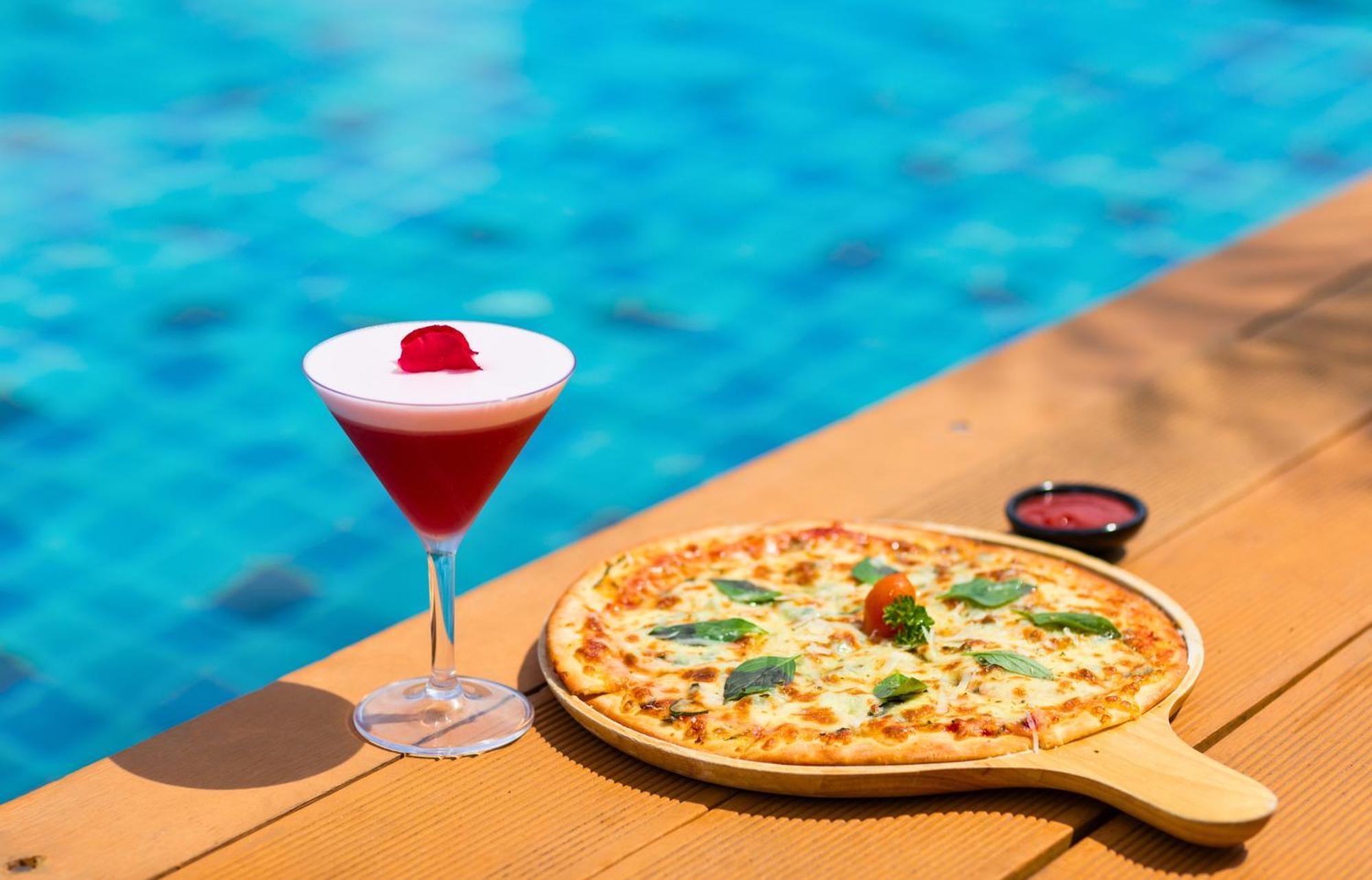The Marina Phuket Hotel Patong Dış mekan fotoğraf